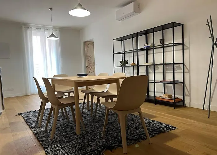 T4 Atypique Plein Centre Classe 3 Etoiles Σετ